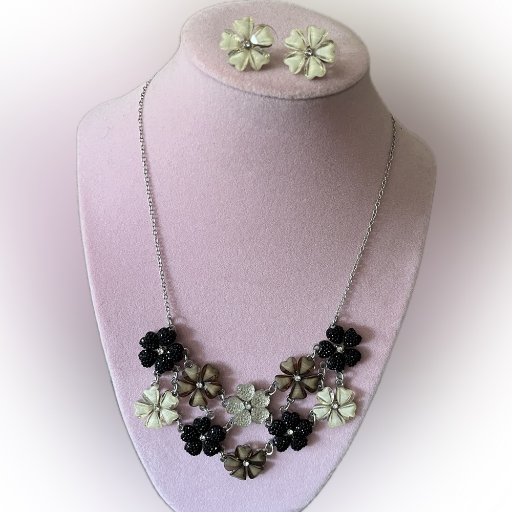 Elegant Floral Black and White Necklace with matching Earrings
